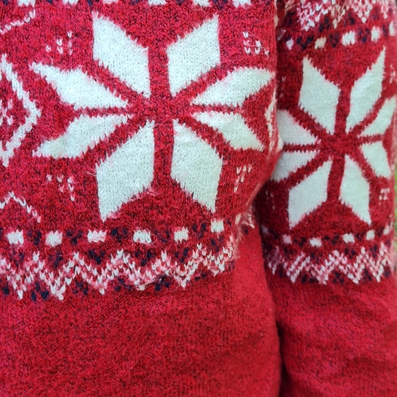 Knitted red cardigan. - Picture 5 of 5